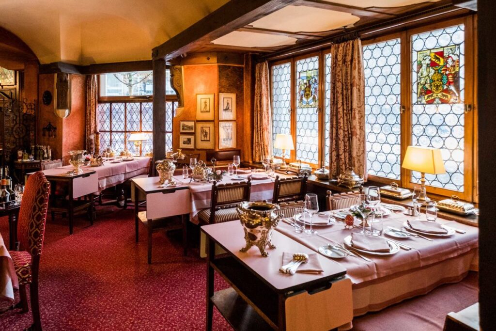 أفضل 10 مطاعم المدينة المنورة 1 مطعم سويس هاوس المدينة المنورة