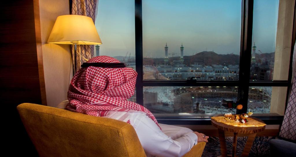 مميزات فندق الصفوة أوركيد مكة:للاقامه مميزه بجوار الحرم 