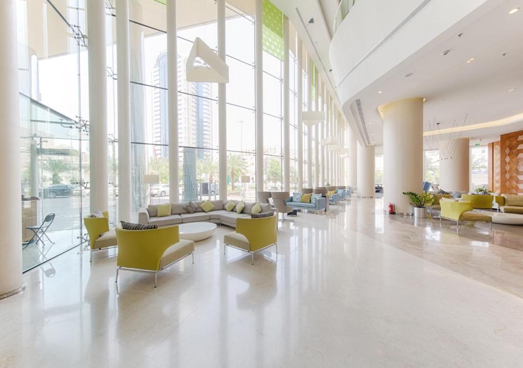 موقع فندق هوليداي العزيزية