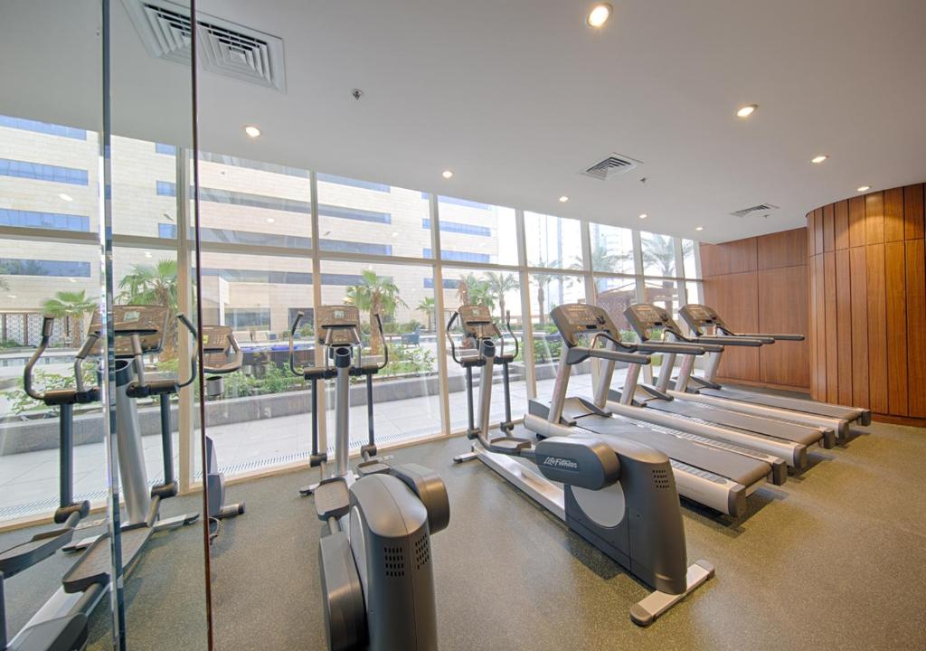 مرافق فندق هوليداي العزيزية