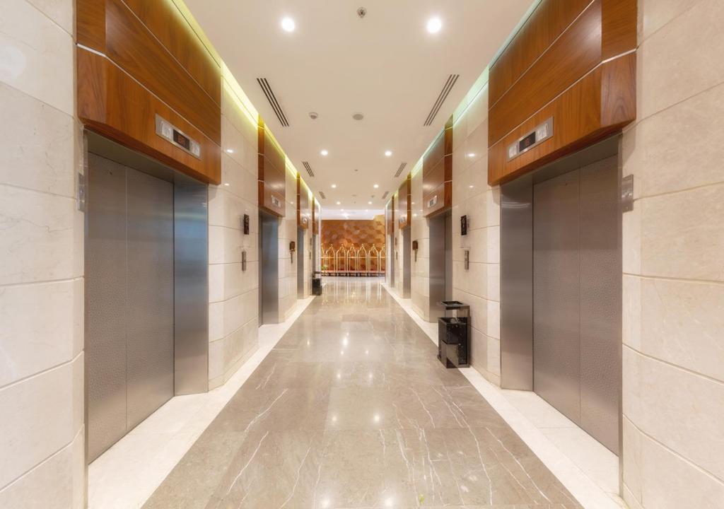 مميزات فندق هوليداي العزيزية مميزات فندق هوليداي العزيزية